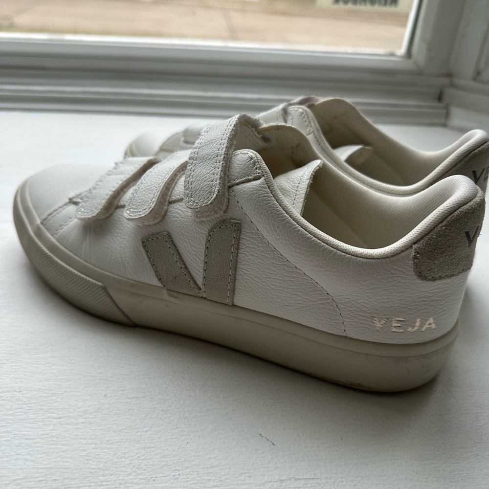 Veja Recife White Neutral Velcro Sneakers - W8
